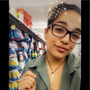 Meet your Posher, Andrea